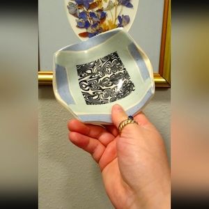Ceramic trinket dish